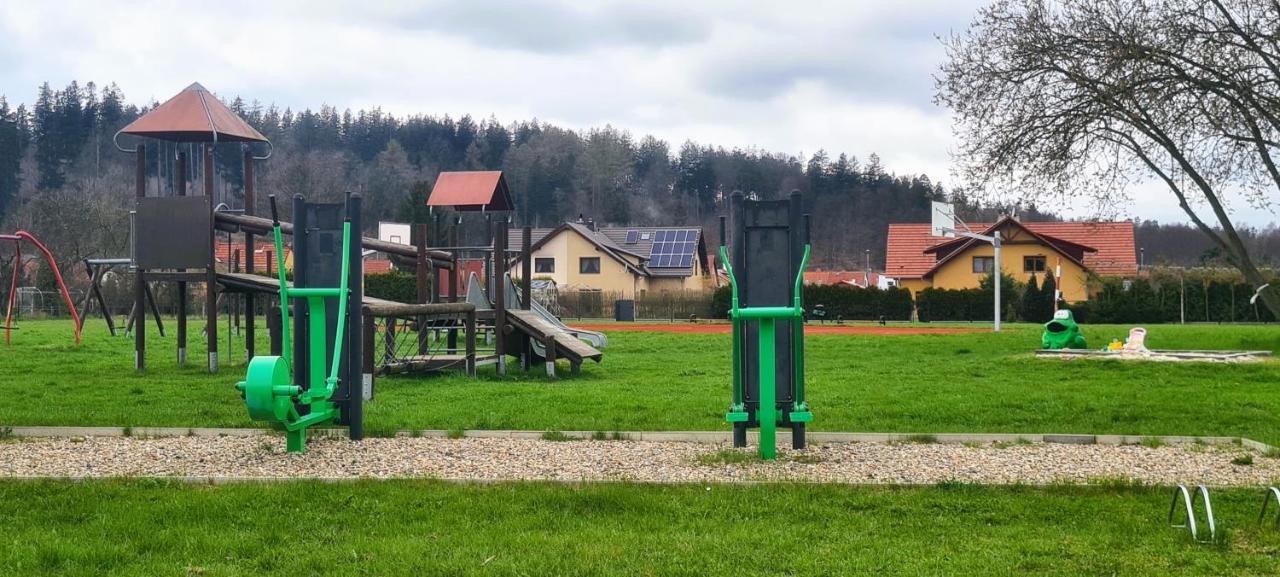 Apartament Karo 1 Karkonosze เยเลเนียกูรา ภายนอก รูปภาพ